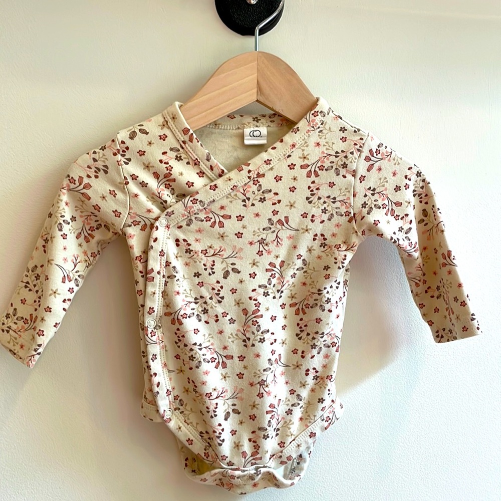 Colored Organics - long sleeve infant kimono - Claire Floral/Blush. 3-6 mos